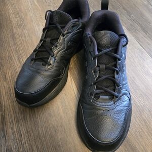 New Balance Men's Black Leather Sneakers